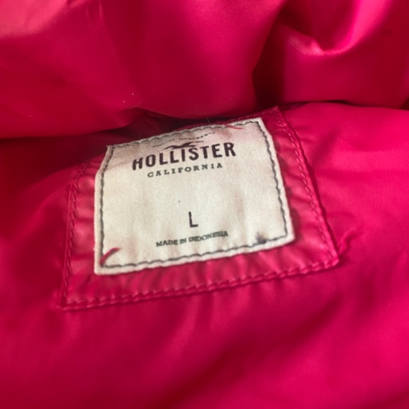 selling a vest for 24,99 originally it was 75 dollars. Message me for details. - Picture 2 of 2